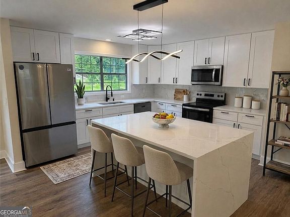 5th image of 3363 Old Oaks Rd