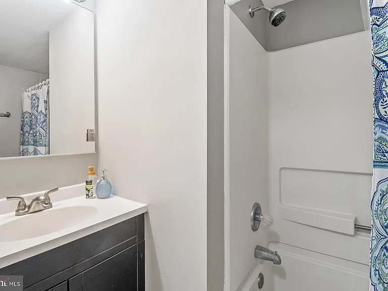 642 S Charles St #R22 — Photo 22