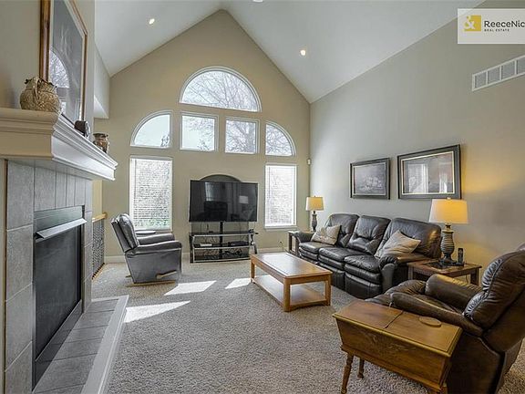 5th image of 1711 NW Hedgewood Dr
