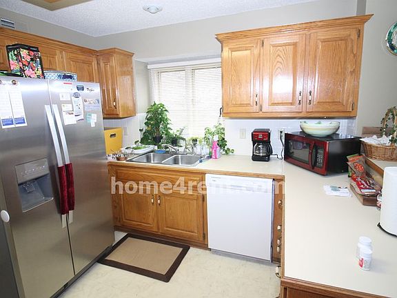 4th image of 11044 W 98th St