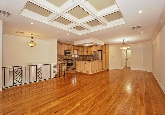 3rd image of 2244 E 57th Pl