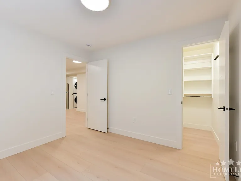11004 78th Ave #BASEMENT — Photo 8