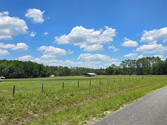 3rd image of 1109 NE Gum Swamp Rd