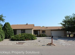60 Eaton Rd SE, Rio Rancho, NM 87124