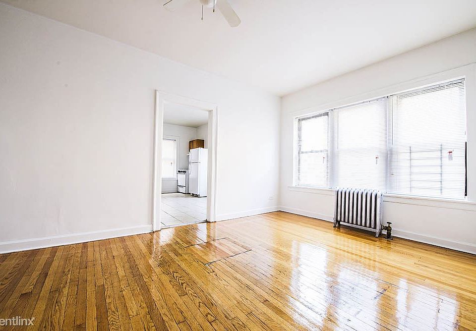 7929 S State St Apartments Chicago Living Room_01