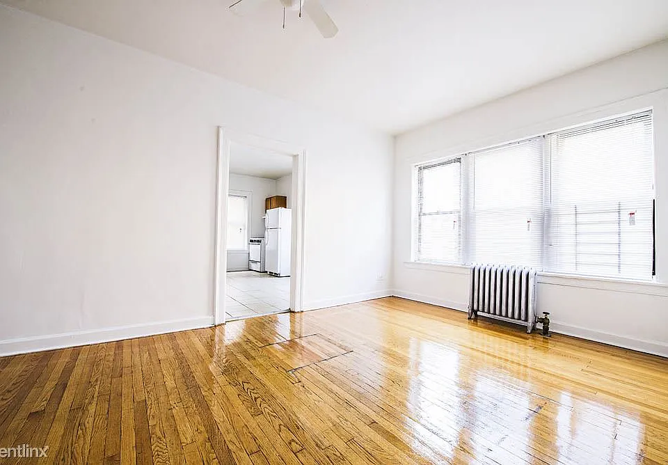 7929 S State St Apartments Chicago Living Room_01