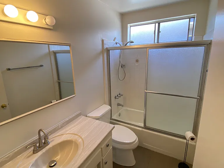 3520 Mentone Ave #5 — Photo 3