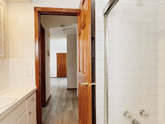 4th image of 1104 20th Ave NE