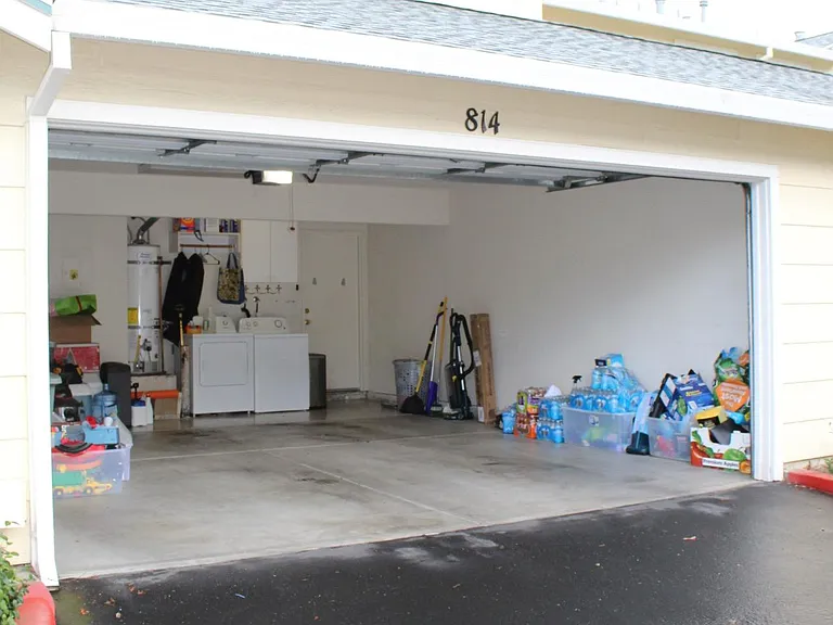 814 Applegate Ct — Photo 22
