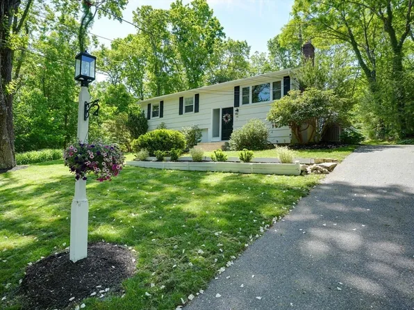 95 Mill St, Franklin, MA 02038