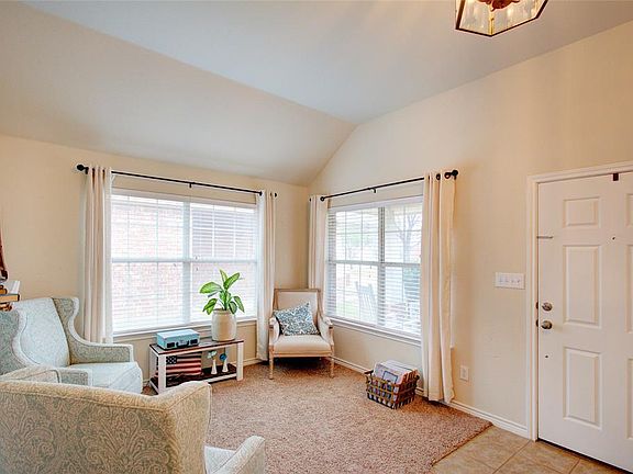 4th image of 3709 Ladera Dr