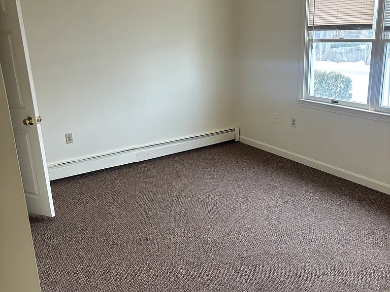 33 Webb Pl #6 — Photo 8