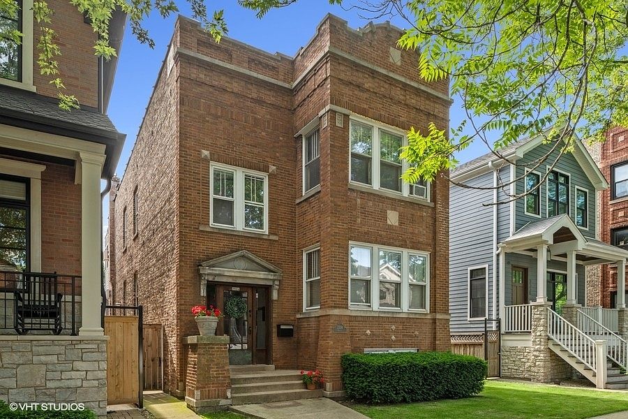 1st image of 3334 N Oakley Ave