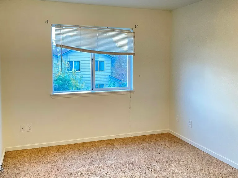 965 Todd Ct — Photo 9