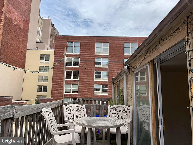 1209 Locust St #3F — Photo 16