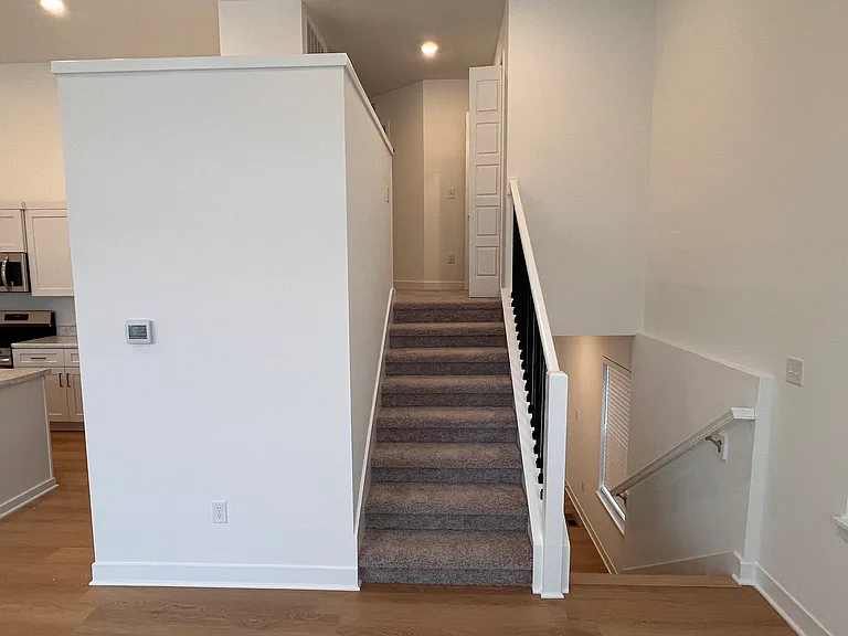 3718 SW Knoxville Ct — Photo 8