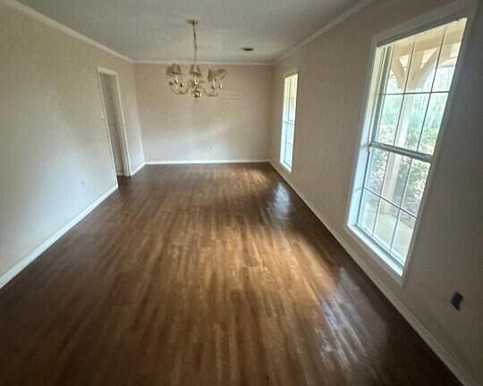 3rd image of 313 Magnolia St