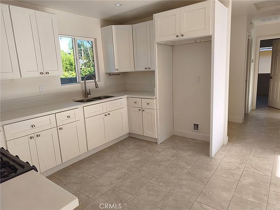2nd image of 779 E Phillips Blvd