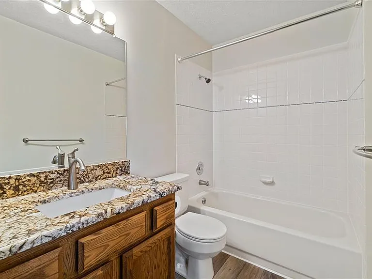 2104 S Century Ct — Photo 23