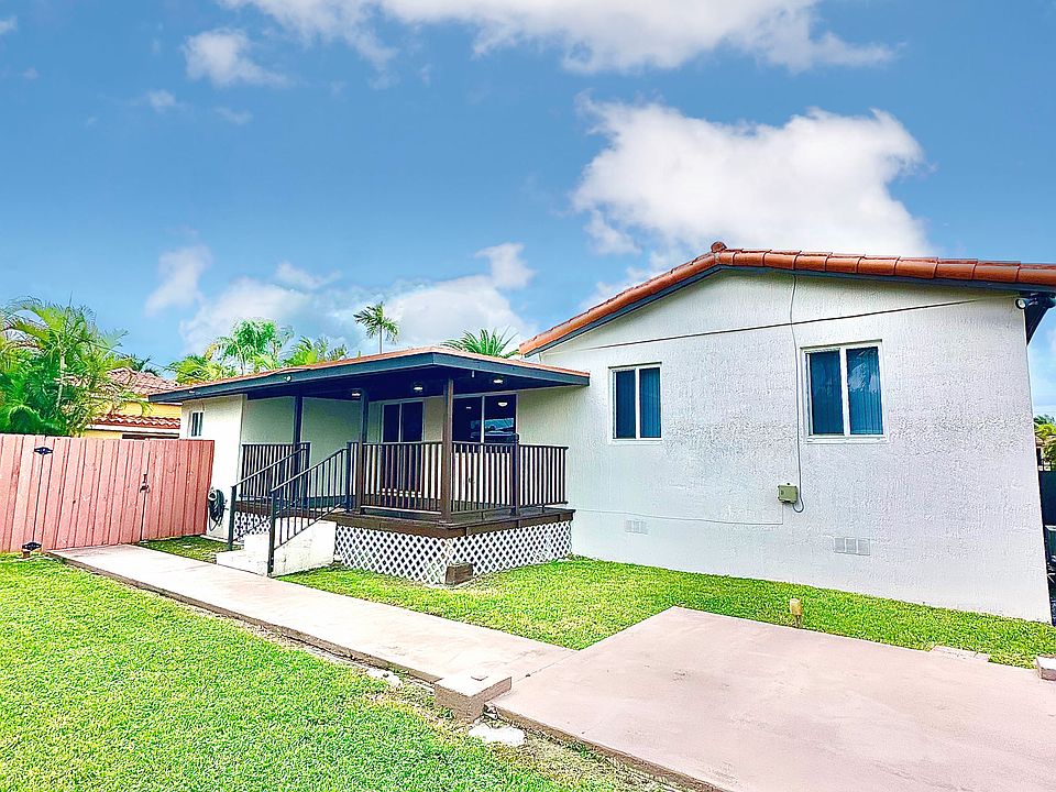 Private & Fenced Yard