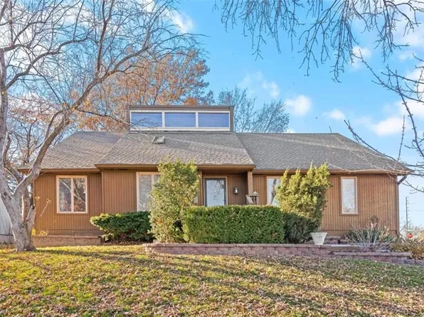 10200 Haskins St, Lenexa, KS 66215