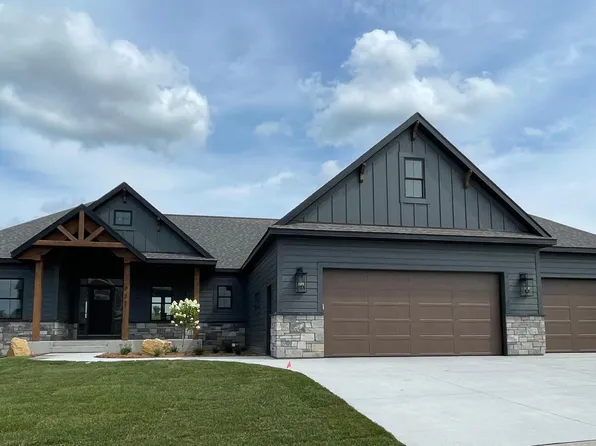 932 Southwell Enclave NE, Byron, MN 55920
