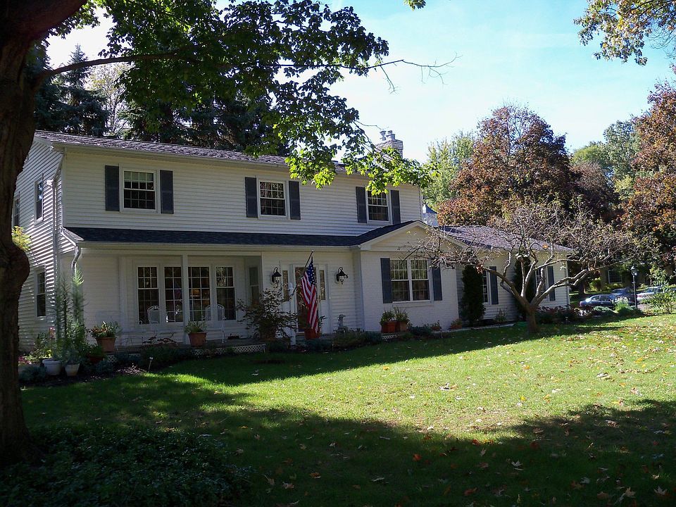 1st image of 15 Glendower Cir