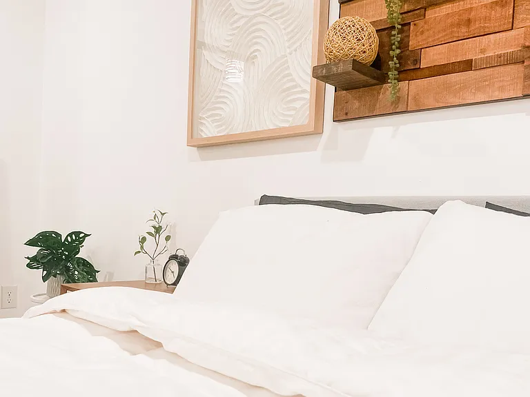 Double bed, comfy everything! We tried to think of everyone needs. Whether you like a memory foam pillow, soft, or supersoft. We've got one of each. Try them all! Organic sheets, pillowcases, antimicrobial, allergy defense fabric hypoallergenic fill