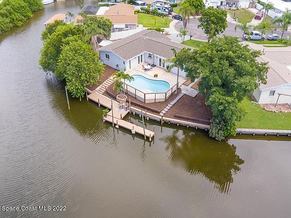 5th image of 452 Finch Dr