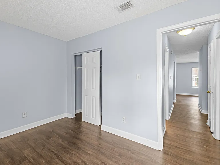 Sabal Palms Apartments — Photo 17