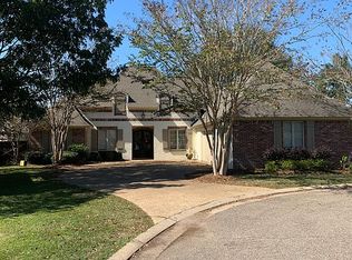 15 Sunset Cir, Hattiesburg, MS 39402