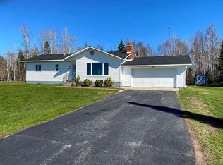 41085 N Entry Rd, Chassell, MI 49916