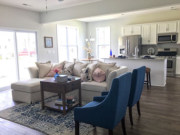 Image represents a previous build. Current selections may vary.