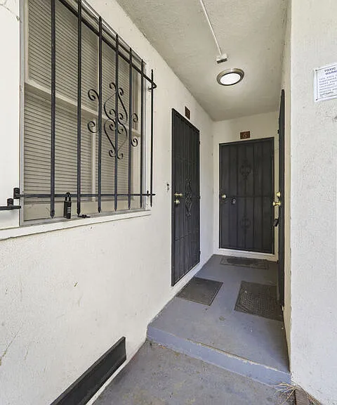1200 S Citrus Ave #6 — Photo 6