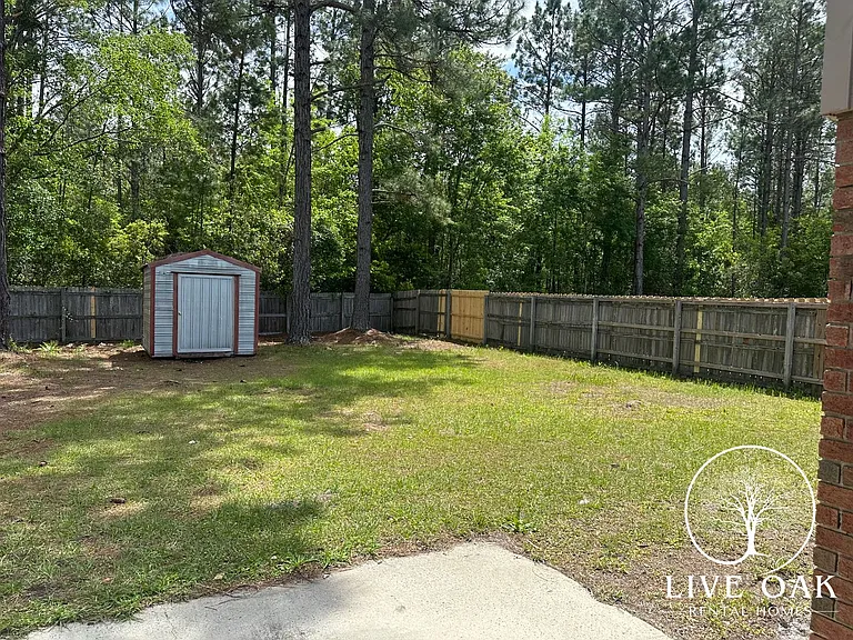 2323 Rowe St — Photo 10