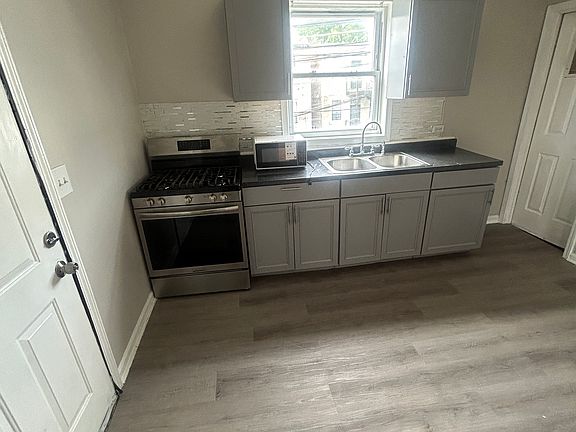 4th image of 6620 S Saint Lawrence Ave #2R