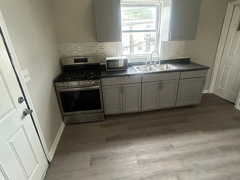 6620 S Saint Lawrence Ave #2R — Photo 4