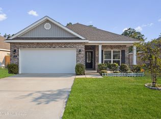 80 Saltmeadow Cir, Ocean Springs, MS 39564