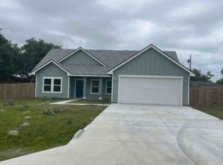 938 Redwood Ave, Rockport, TX 78382