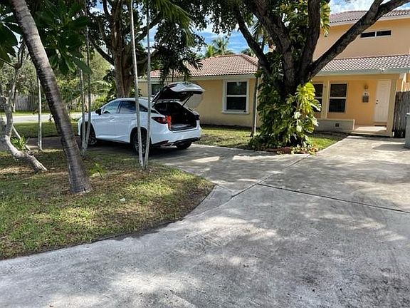 2nd image of 412 NE 12th Avenue