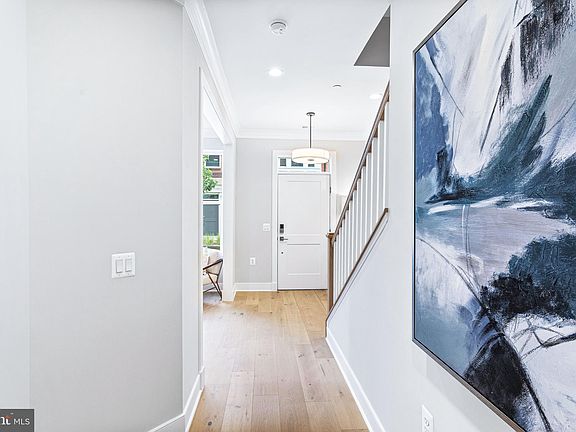 5th image of 10306 Grosvenor Pl