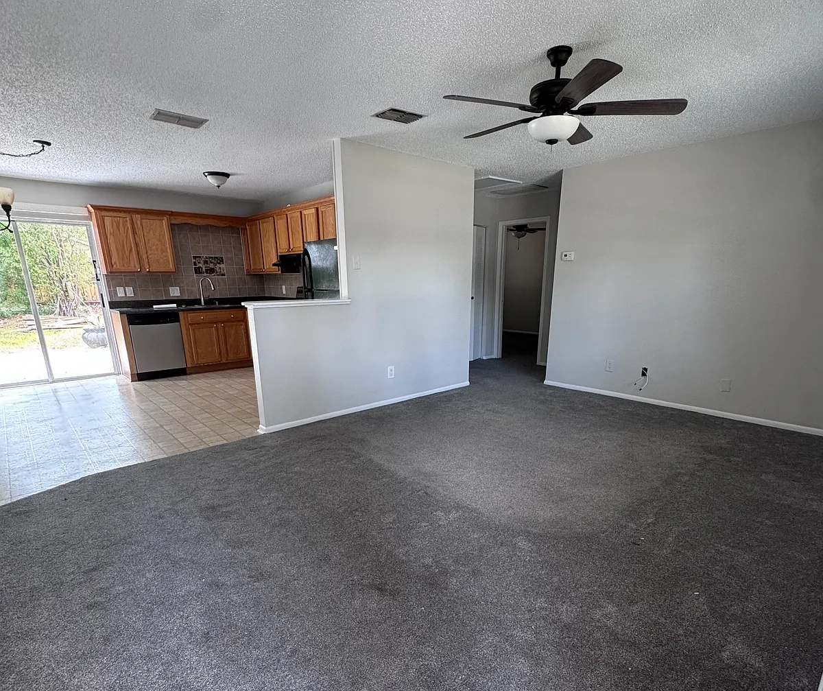 Building Photo - 12374 Cumberland Dr