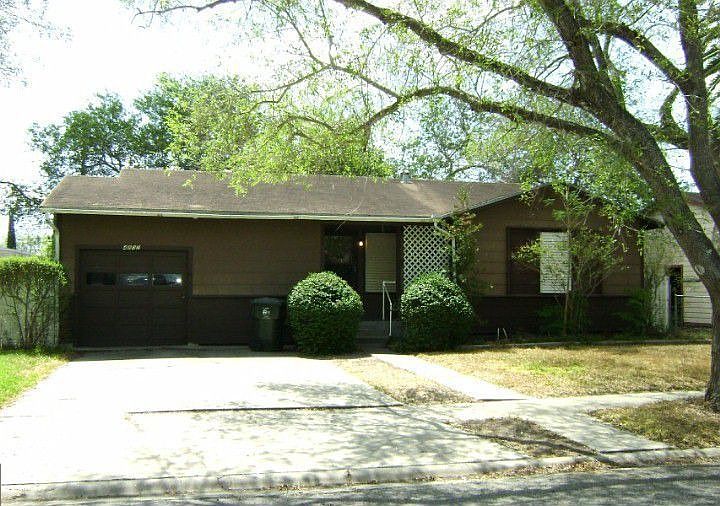 1st image of 4802 Wexford Dr