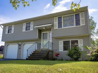13 Canvasback Rdg, Waterford, NY 12188