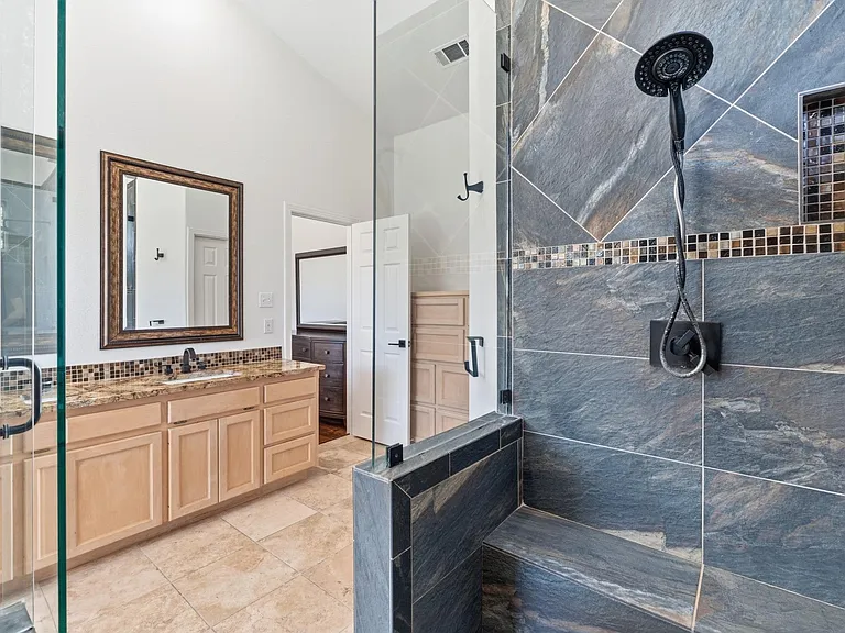 409 Beardsley Ln — Photo 16