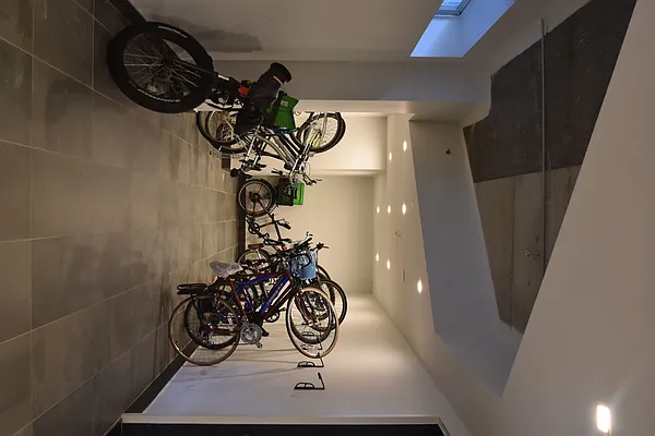 Rented by Manhattan Management LLC | media 71