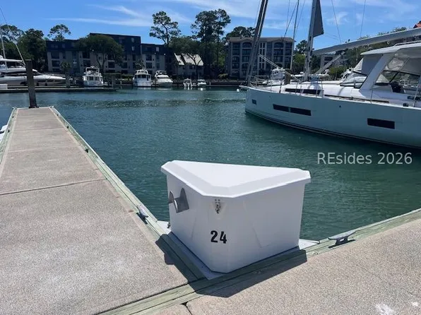 24 Harbourtown Yacht Clb, Hilton Head Island, SC 29926