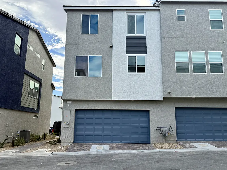 5824 Wisteria Walk St — Photo 2