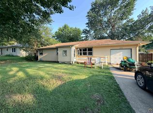 1245 NW Sunset Ln, Topeka, KS 66618