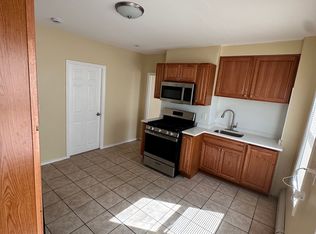 32 Gifford St #1, Providence, RI 02909
